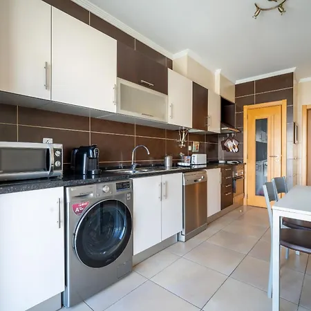 Beguest Center In * Olhão