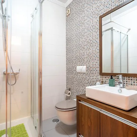 Beguest Center In * Olhão