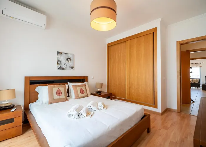 Beguest Center In * Olhão